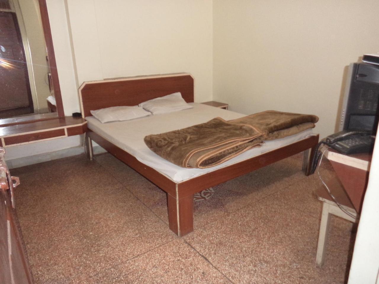 Hotel Vijay Palace Indore Zewnętrze zdjęcie
